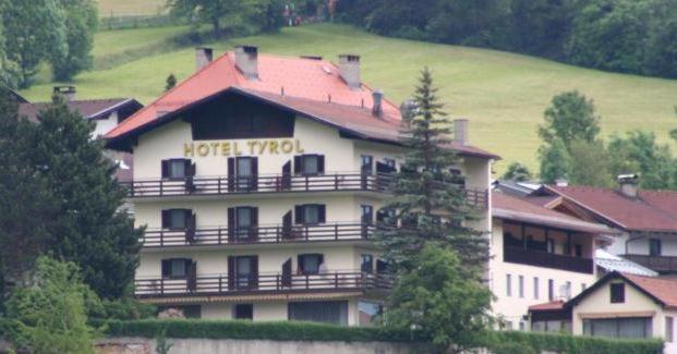 Hotel Tyrol Telfes im Stubai Bagian luar foto